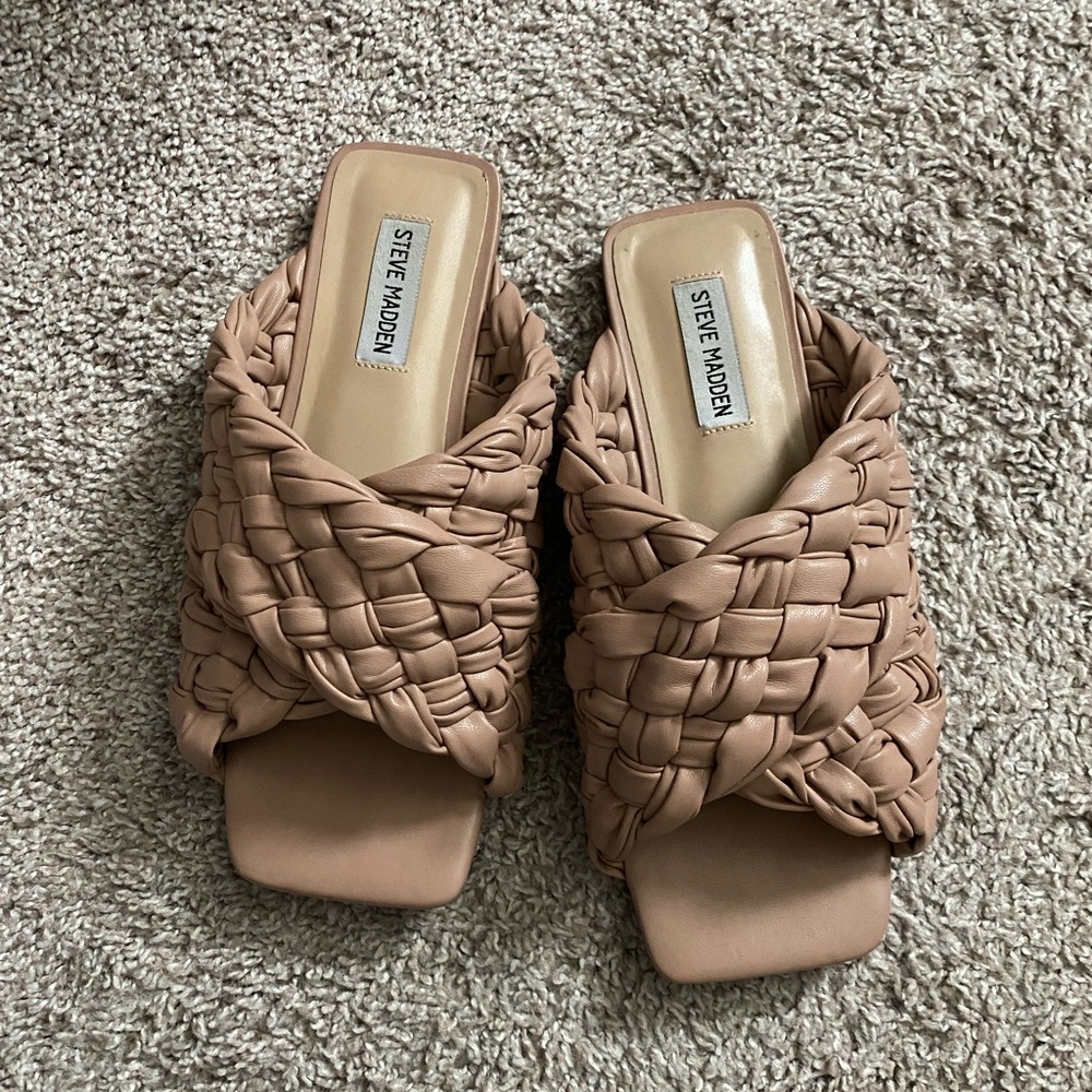 Women’s Marina Tan Steve Madden slide sandals